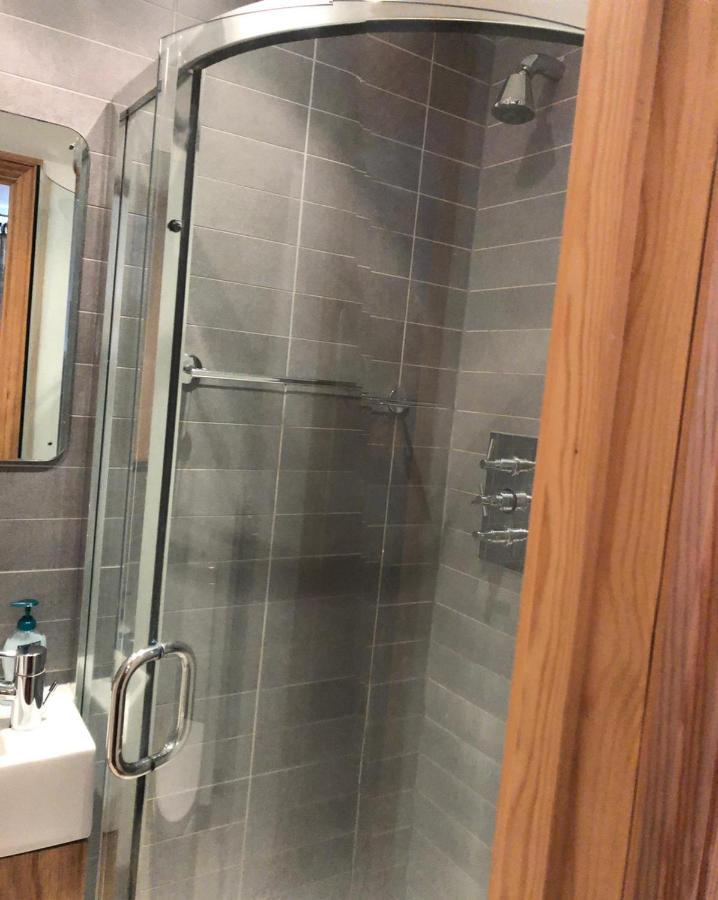 فندق برايتونفي  Waynes Place المظهر الخارجي الصورة